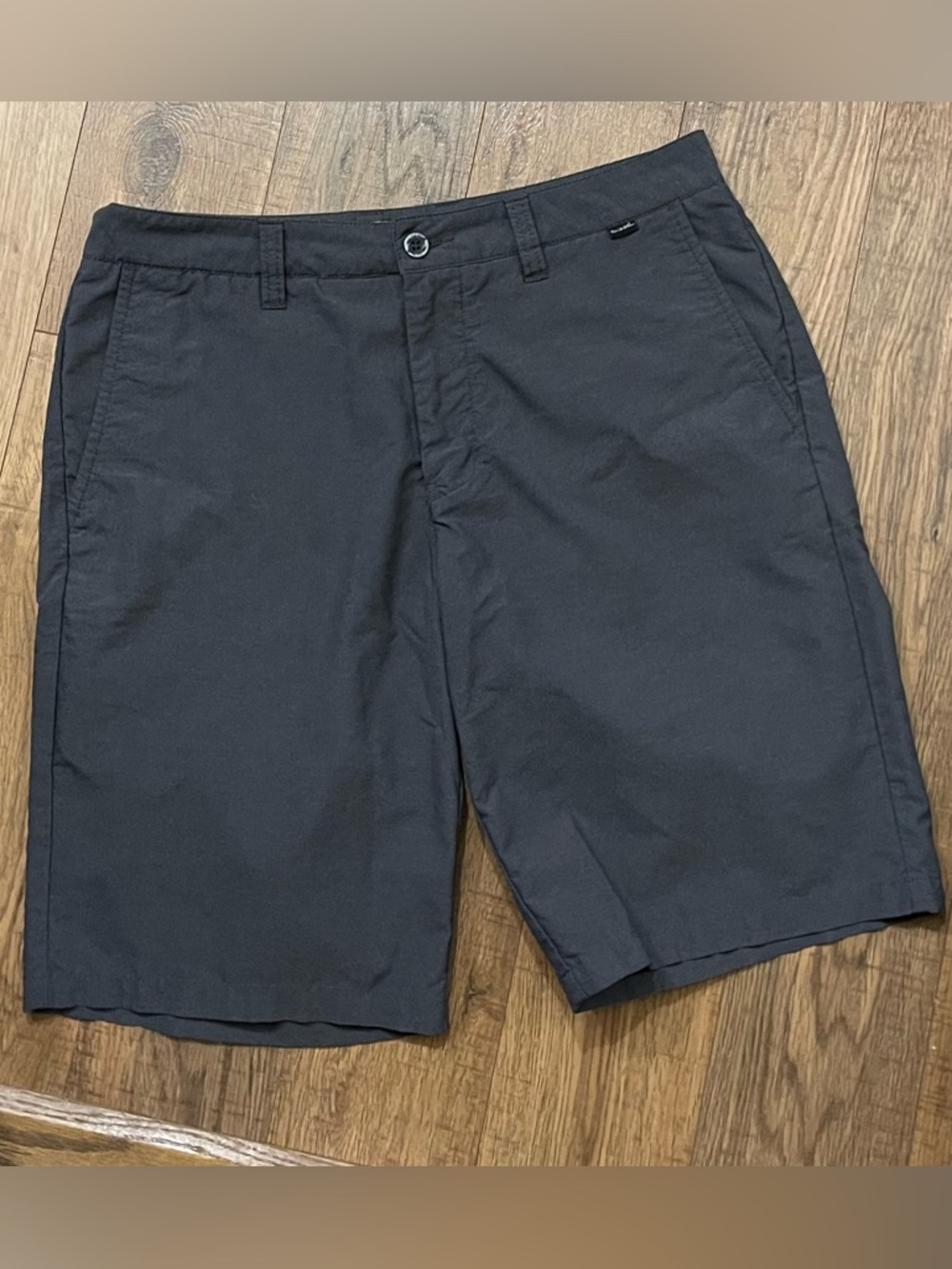 TravisMathew Men's Charcoal Black Flat Front Shorts Golf Sz 32